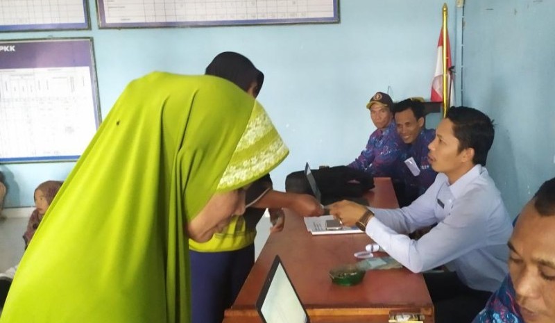 Pencairan Dana Bantuan Langsung Tunai Desa Gunung Rajak